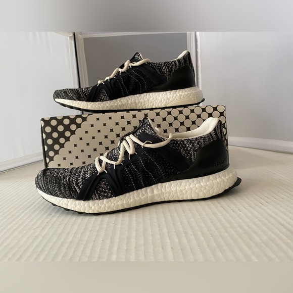 NWT Stella McCartney by Adidas UltraBOOST PARLEY Sneaker Oreo size US 8 1/2 UK 7 - Picture 10 of 16